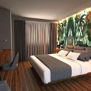 https://malaga-premium-hotel.hotelsinnerja.org